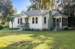 Luxe Cottage Close to Downtown - Image 3
