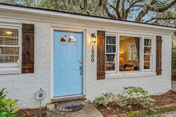 Four Oaks - Image 1