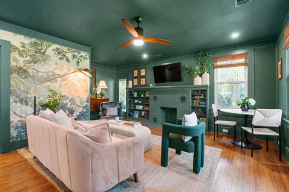 Luxe Cottage Close to Downtown - Image 1
