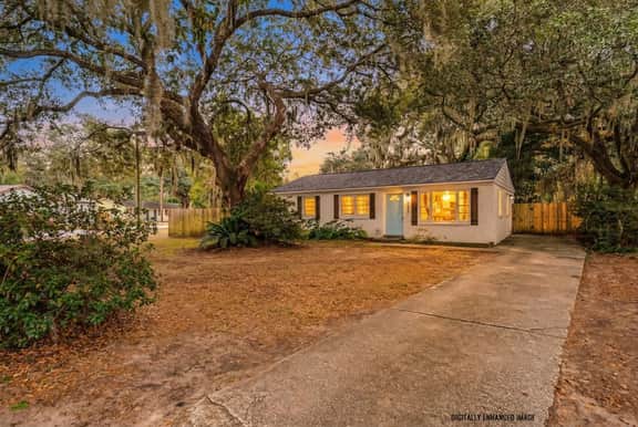 Four Oaks - Image 5
