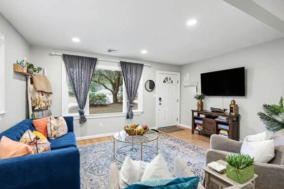 Four Oaks - Image 2